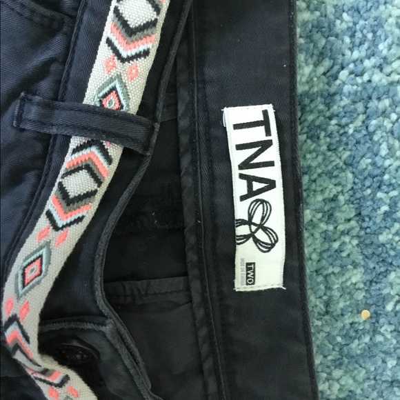 Cargo shorts. Cuffed bottom - Picture 2 of 2